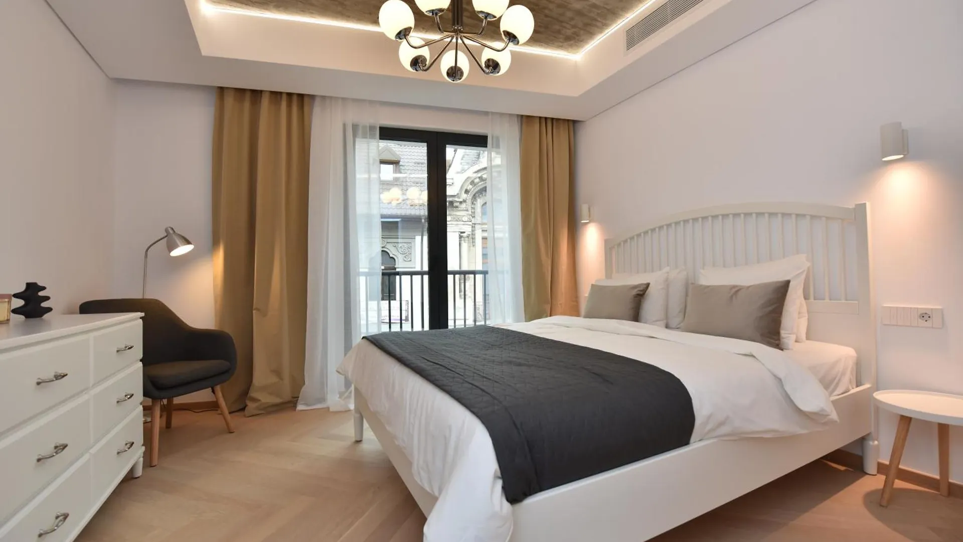 Enjoy A Premium Downtown Apartment! Modern Art Deco Building Bucharest Romania