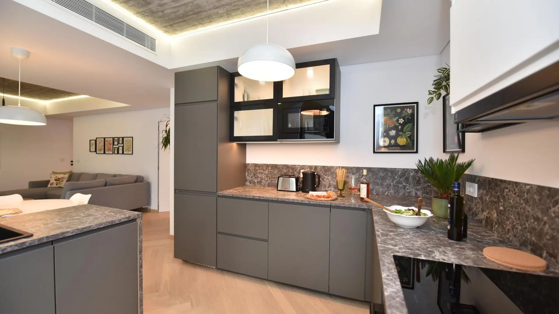 Apartment Enjoy A Premium Downtown Apartment! Modern Art Deco Building Bucharest