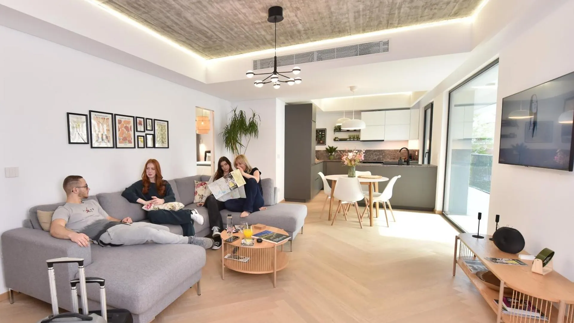 Enjoy A Premium Downtown Apartment! Modern Art Deco Building ブカレスト