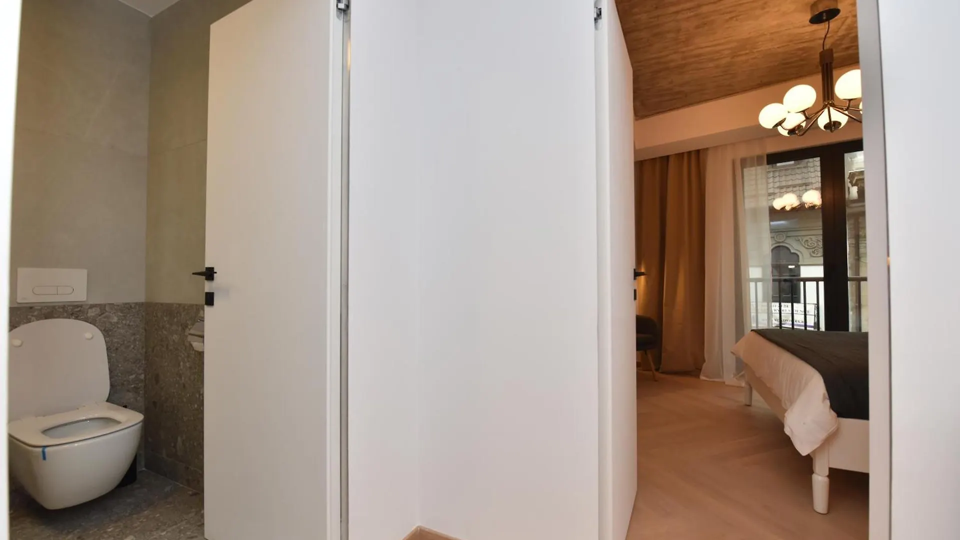 Enjoy A Premium Downtown Apartment! Modern Art Deco Building Bucharest Apartment