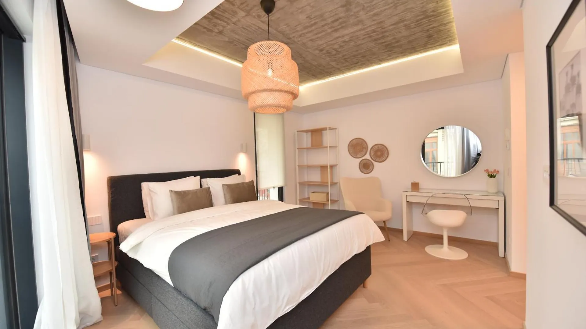 Enjoy A Premium Downtown Apartment! Modern Art Deco Building Bucharest