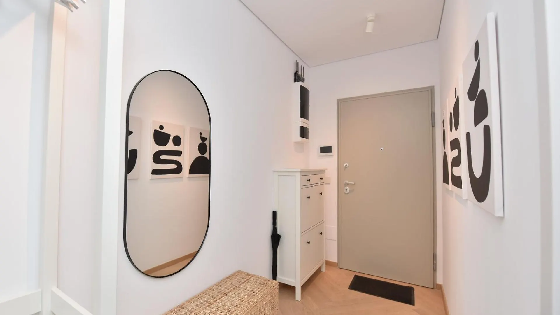 Enjoy A Premium Downtown Apartment! Modern Art Deco Building Bucharest Romania