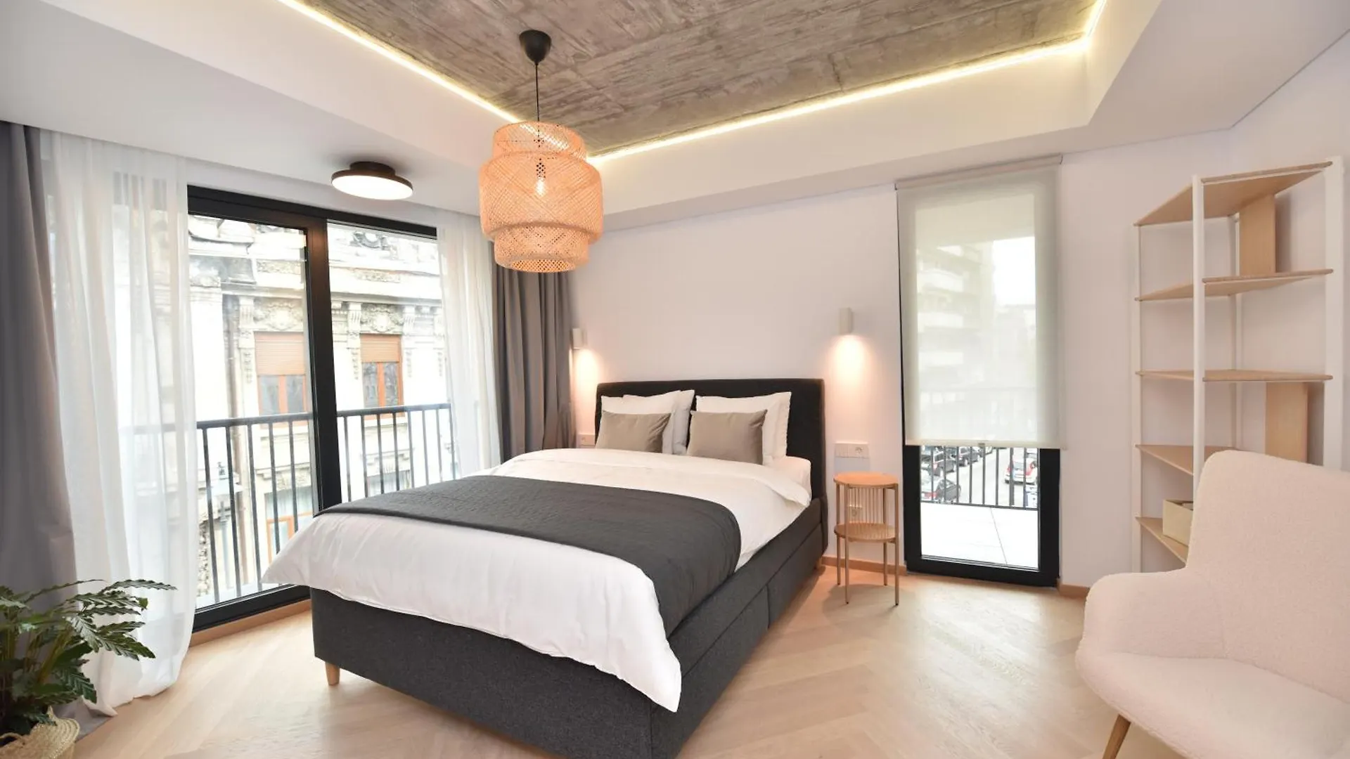 Enjoy A Premium Downtown Apartment! Modern Art Deco Building Bukarest