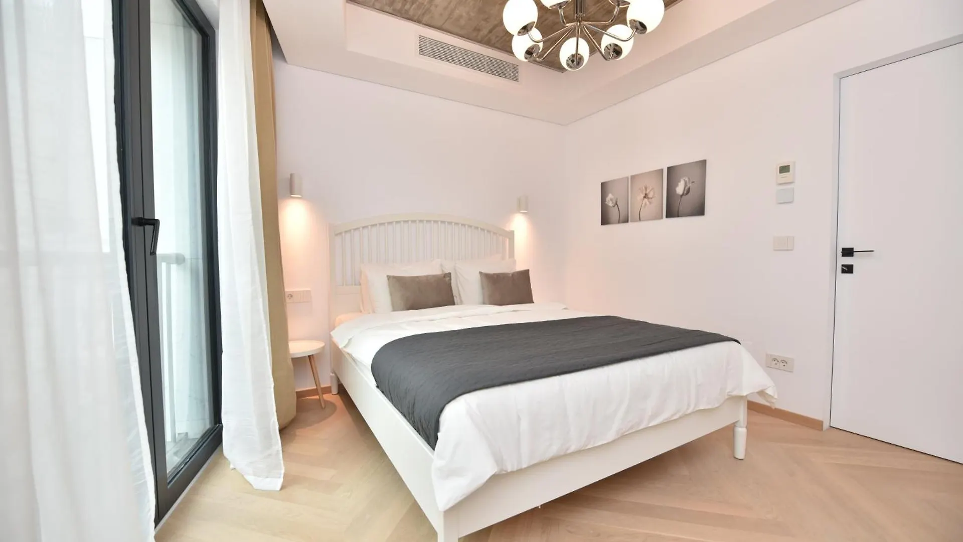Enjoy A Premium Downtown Apartment! Modern Art Deco Building Bucharest Apartment