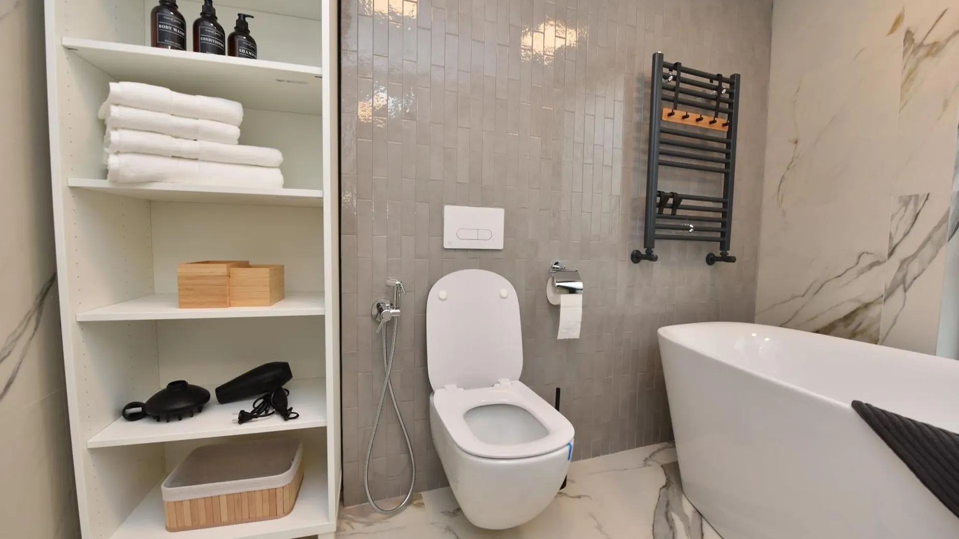 Enjoy A Premium Downtown Apartment! Modern Art Deco Building Bukarest Apartman