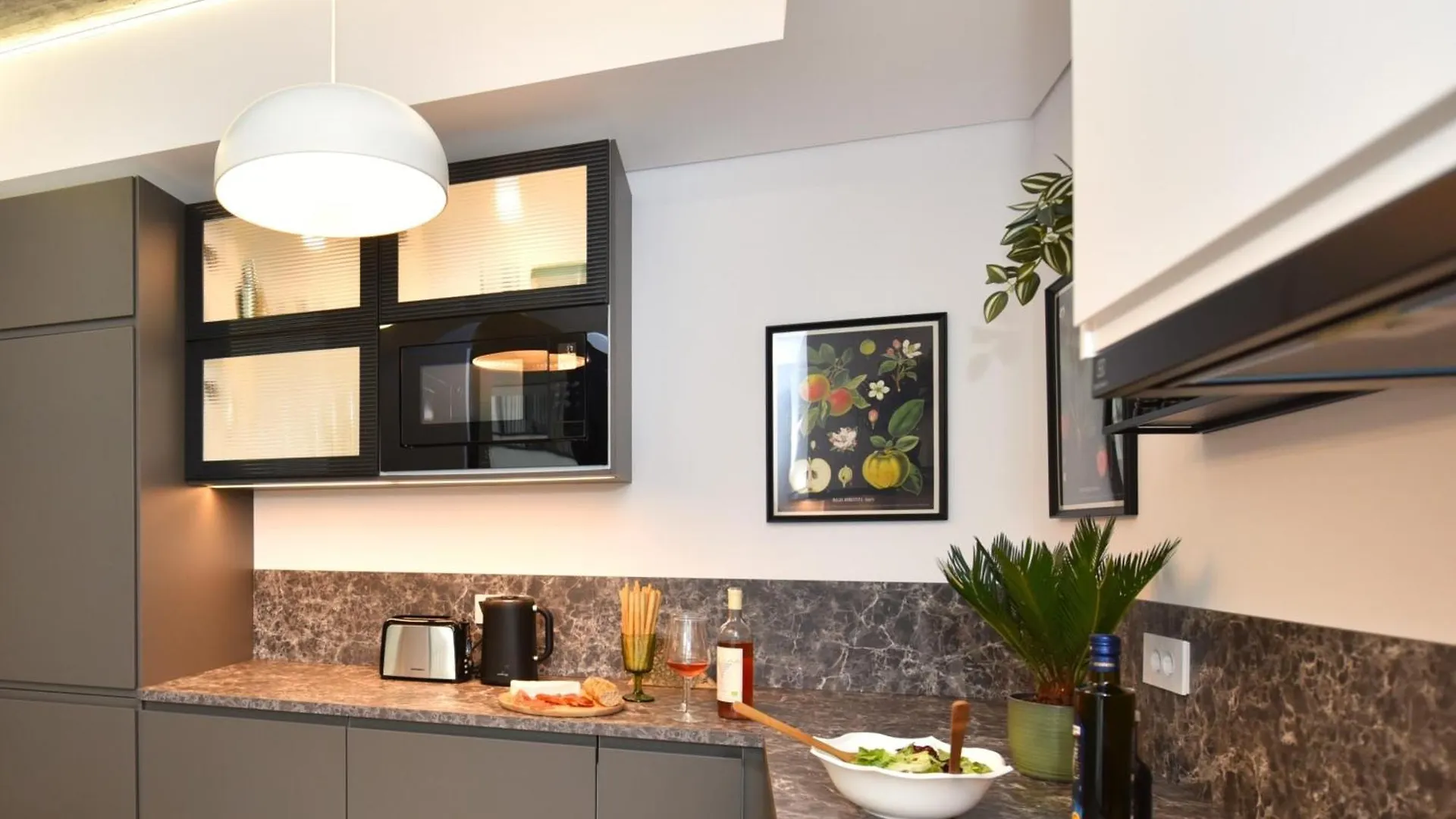 Apartment Enjoy A Premium Downtown Apartment! Modern Art Deco Building Bucharest